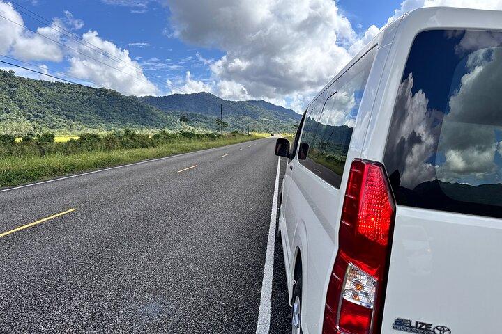 Privétransfer van Belize City naar Hopkins Village