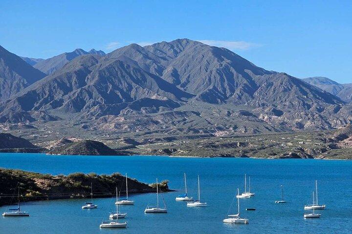 Heldagsbesøg på vingård i Mendoza og rundvisning i Potrerillos og Cacheuta