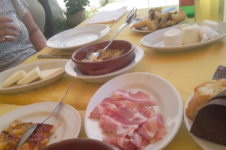 Ebikeツアー:Valle d'Itriaの村と典型的な食材の試飲