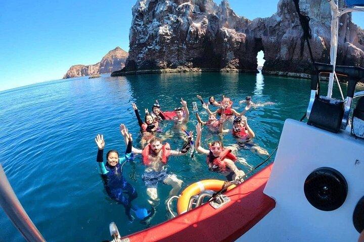 Holy Spirit Island Tour and snorkeling with sea lions