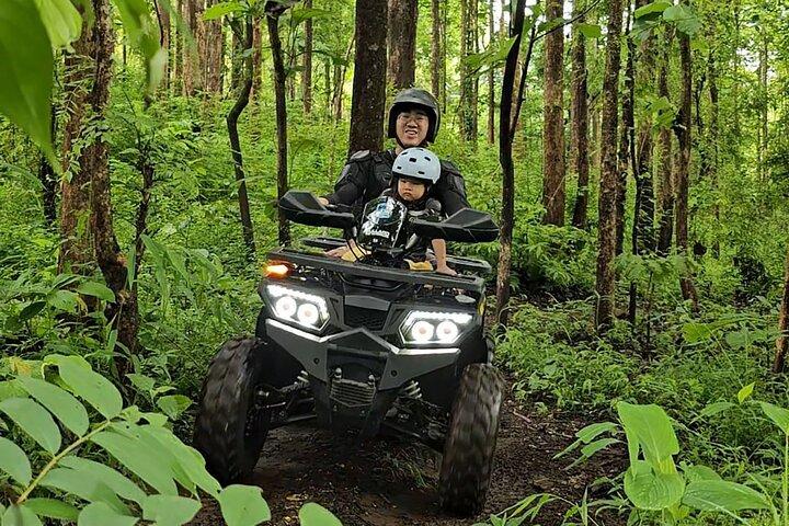 Sticky Waterfall ATV og Zipline guidet eventyr