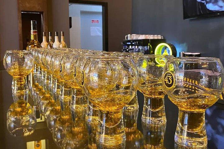 Carthagène ; Visite d'une distillerie avec dégustation et transferts en minibus