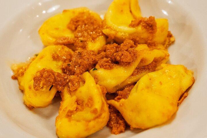 Tour de comida de Modena com pasta e 10 degustações Italianas autênticas