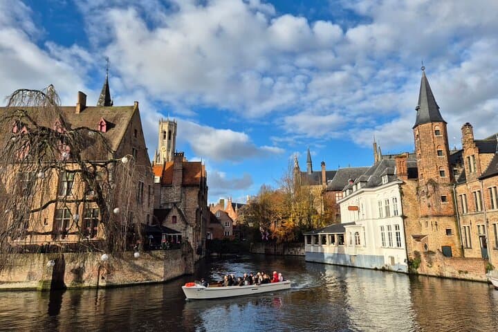 Bruges Guided Day Tour from Paris with Canal Cruise