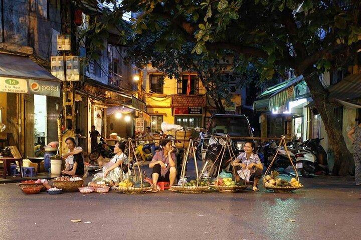 Private Hanoi Walking Tour : Lokale versteckte Edelsteine und Train Street