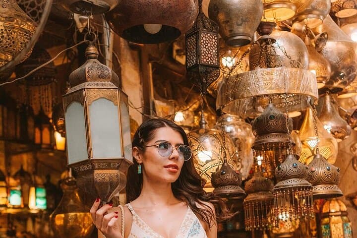 Private guided shopping tour in Khan el-Khalili with Lunch