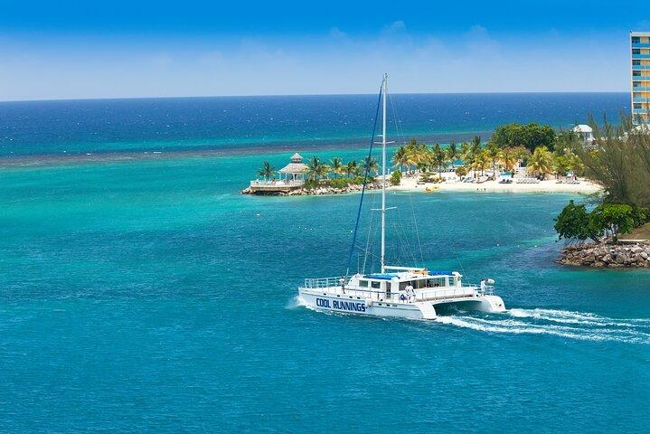 Dunns River Falls Privécatamarancruise in Ocho Rios