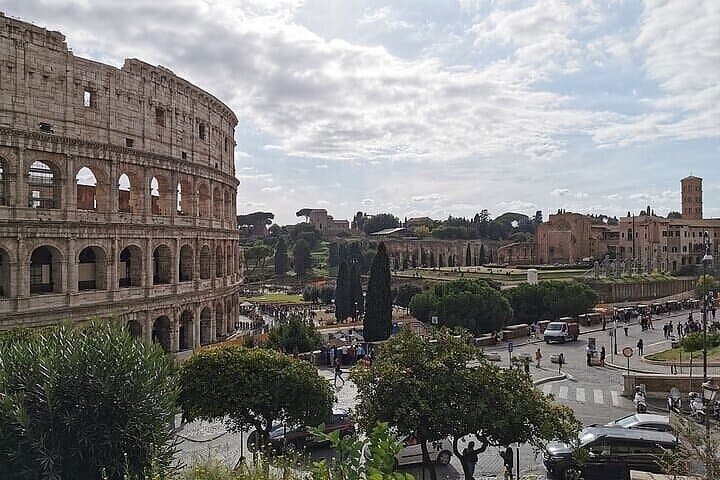 Colosseum Roman Forum and Palatine Hill Audio Guide.