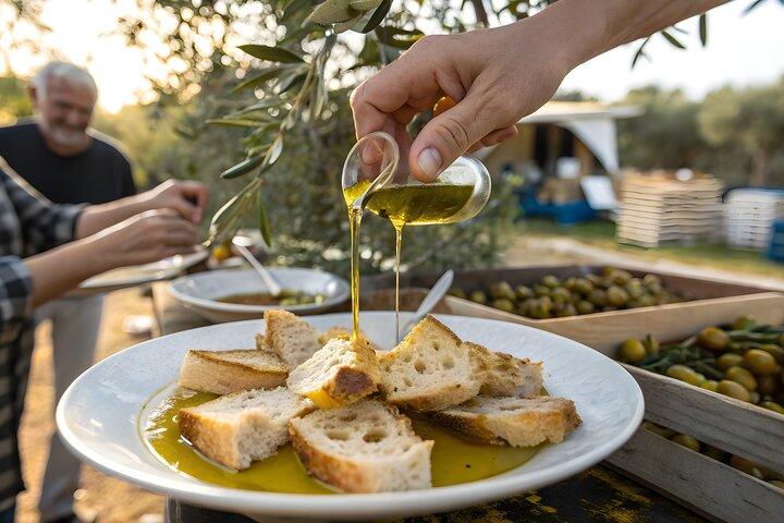 Griechische Olivenölprobe und traditionelle Aromen in Thessaloniki