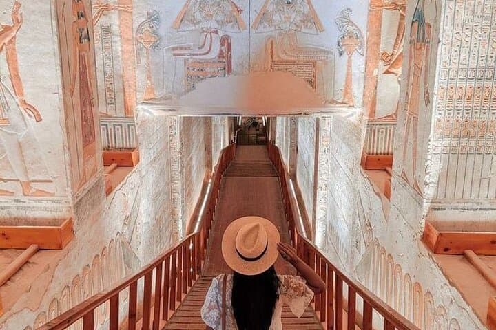 Valley of the Kings & Hatshepsut Temple & king Tut Tomb