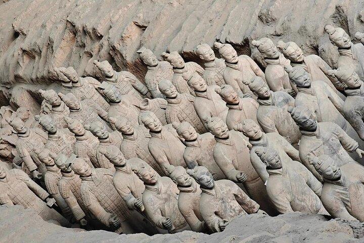 MiniGrp à l'armée de terre cuite, pagode, mur de la ville et quart de journée musulmane