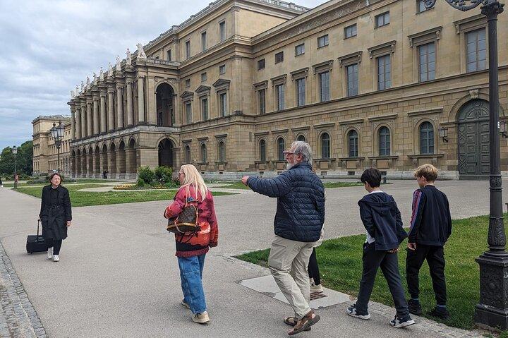 Munich Private Walking Tour com um local
