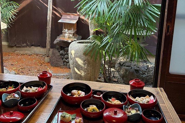 隠れたヴィーガン京都と地元の食の旅を地元民と