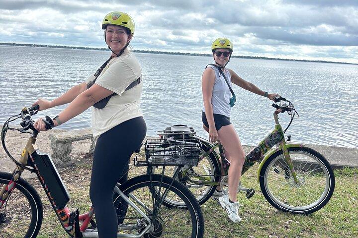 Riverfront Loop Autoguiado Alquiler de Bicicletas E Aventura