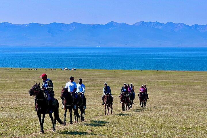 3 dagars hästvandringstur till Song Kul Lake