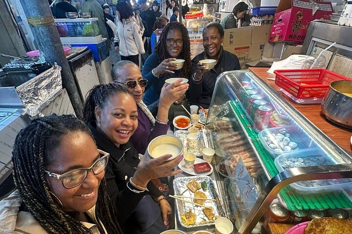 Seoul Dongmyo Flea and Gwangjang Market Tour