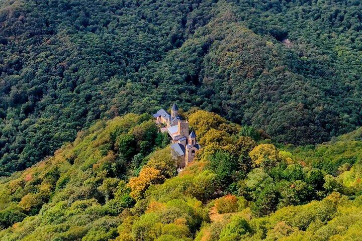 Rainbow Mountains, Gareji & Tbilisi National Park Tour + Caminhada