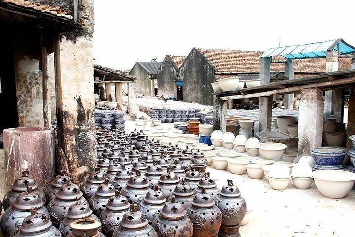 Excursión en jeep de medio día a Hanói Explora Bat Trang Pottery Village