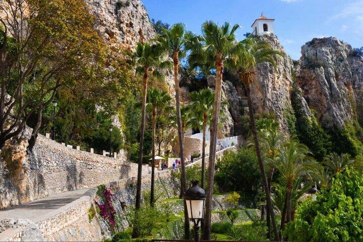 Alicante : Excursion indépendante à Guadalest et Altea avec transfert