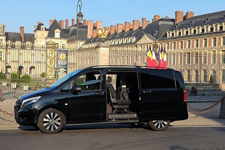 Traslado privado París ↔ Palacio de Versalles (ida y vuelta) en furgoneta