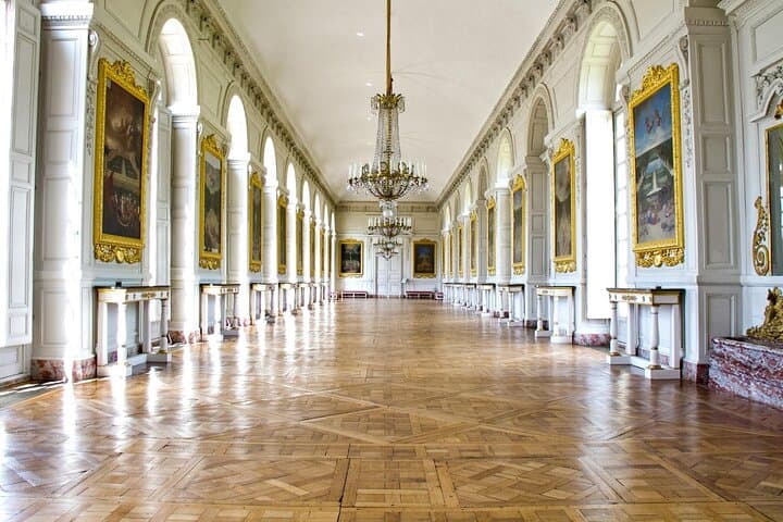 The Palace of Versailles and Garden Experience