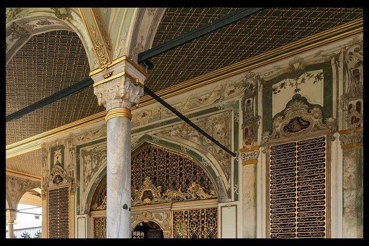 Ottoman Palaces in Istanbul: Topkapi Palace and Dolmabahce Palace