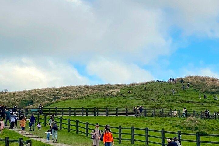 Yangmingshan Beitou Qingtiangang Tour fra Taipei
