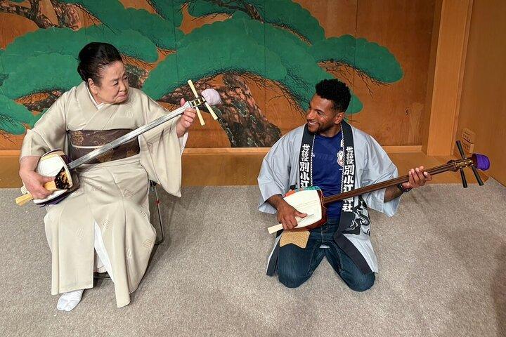 Atelier Shamisen privé avec un musicien professionnel à Nagoya