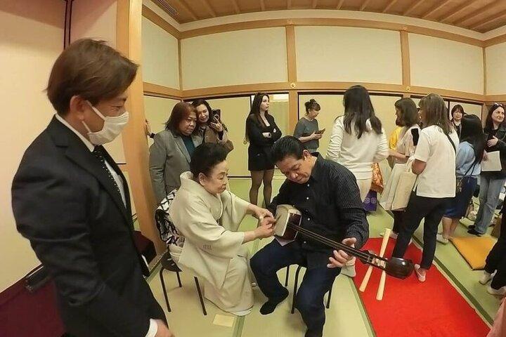 Privat Shamisen Workshop med en professionel musiker i Nagoya
