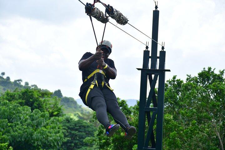 Ekstrem zipline oplevelse i Punta Cana med udsigt over bjergene