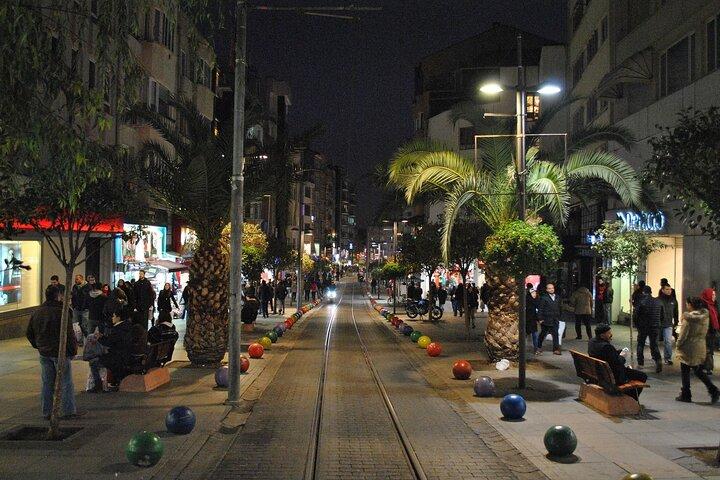 Luzes de Istambul: Tour a Pé e Comida de Rua Noturna
