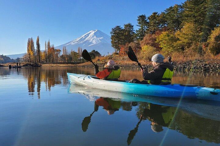 Kajak-Panoramatour mit Blick auf den Fuji auf dem Kawaguchiko-See
