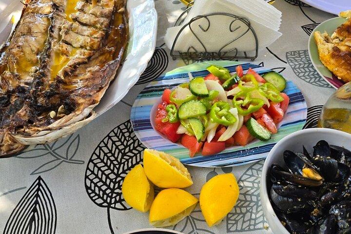 Ksamil: Mussel Sailing Tour com comida e bebida na Albânia