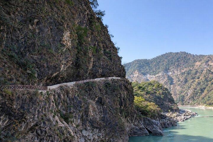 Rishikesh: Offbeat Day Hike with Meditation inside Vasishta Cave