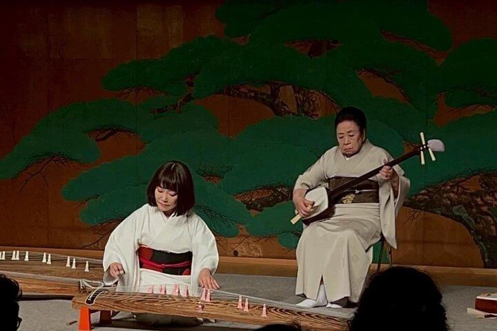 Privat Shamisen Workshop med en professionel musiker i Nagoya