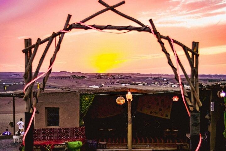 Entdecken Sie Agafay Sunset Experience : Quad-, Kamelritt und Dinner Show
