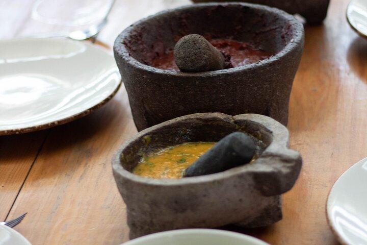 Salsa-lavningskursus på et mexicansk marked