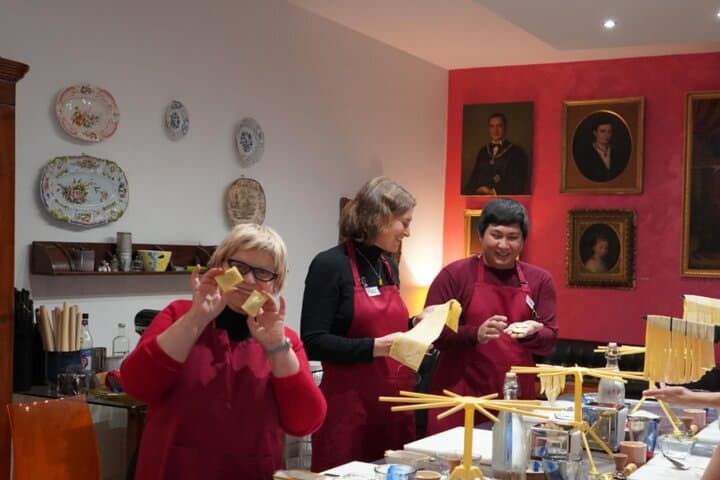 The Secrets to Learn Fresh Pasta and Tiramisù in a Glam Home