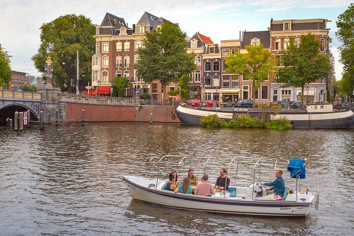 Amsterdam 90-min Private Canal Cruise with Live Guide and Drinks