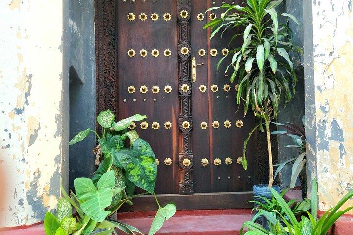 Stone Town Walking Tour Explore o coração histórico de Zanzibar