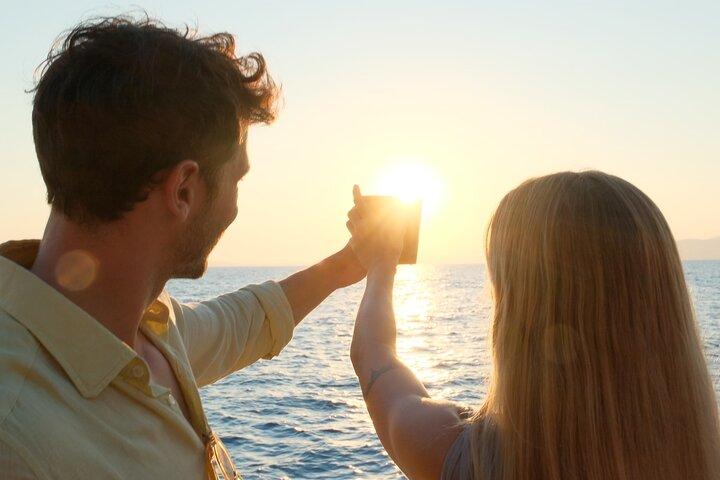 Sunset Sailing Catamaran med BBQ langs Mallorcas kyster