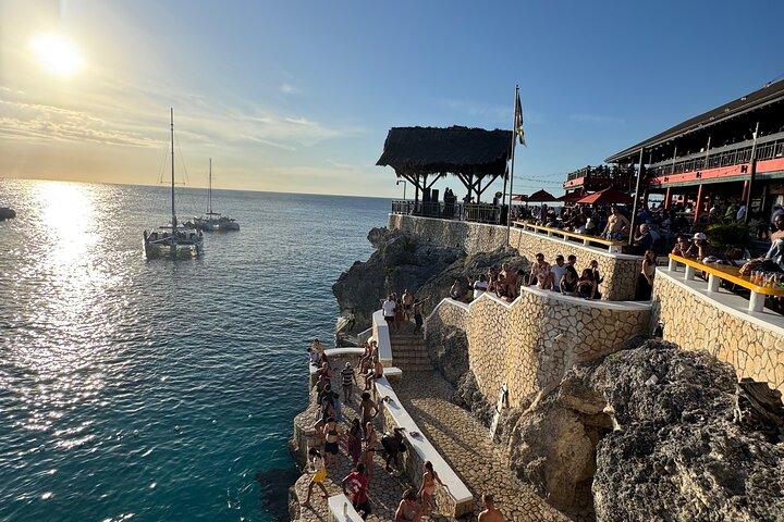 Negril Beach Party Catamarán Snorkeling y Rick’s Café