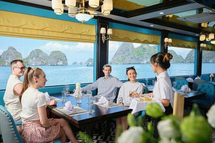 Halong Bay Day Cruise, Kayaking & Limousine de Hanoi