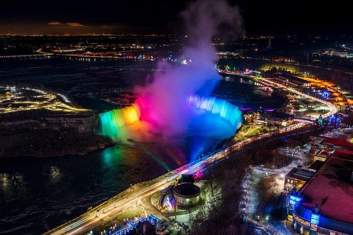 Toronto to Niagara Falls Day and Evening Tour com barco e vinho