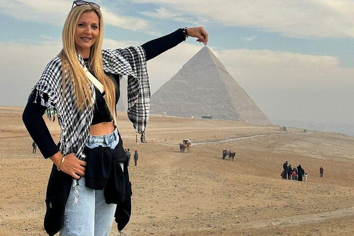 VIP Giza pyramider tur med kamel ride & frokost
