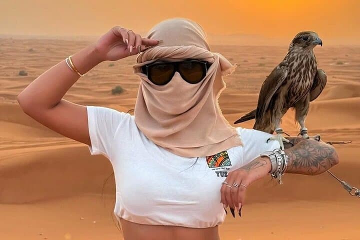 Morning Red Dunes Buggy (30m) + Camel & Falcon for 2 people