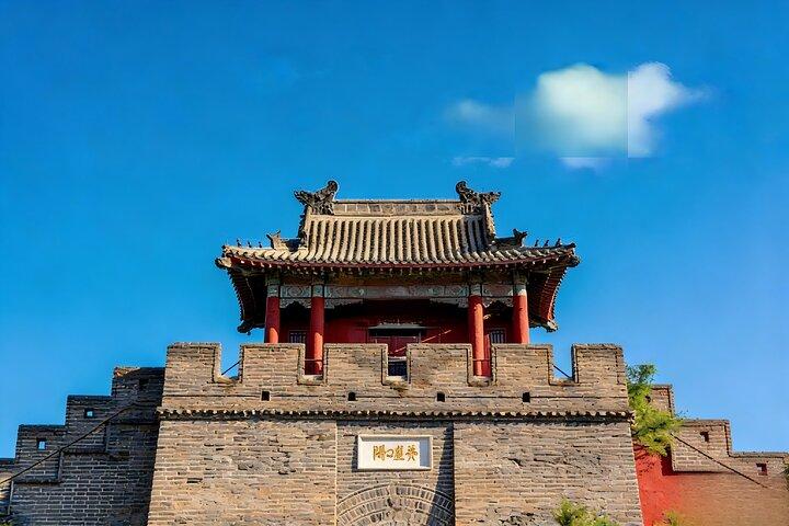 Huangyaguan PassとEastern Qing Tombsへの天津プライベート往復送迎