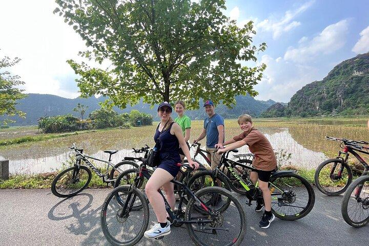 Excursion privée de luxe à la journée à Ninh Binh Mua Cave Trang An Bich Dong