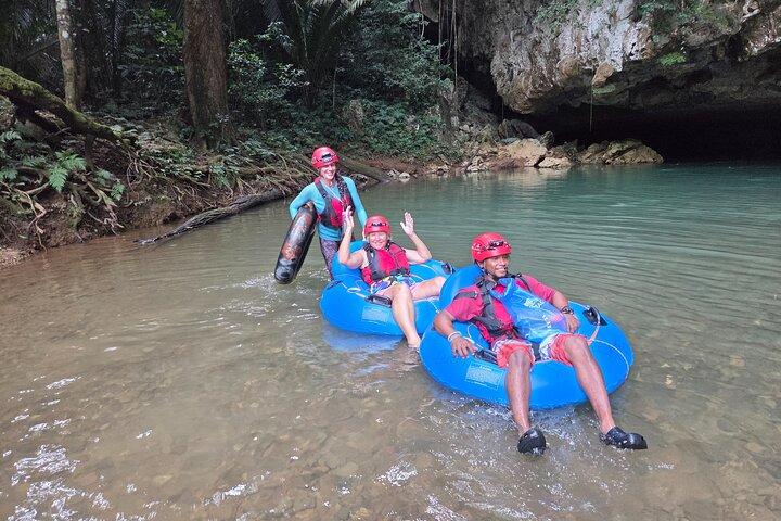 Cave Tubing i Belize