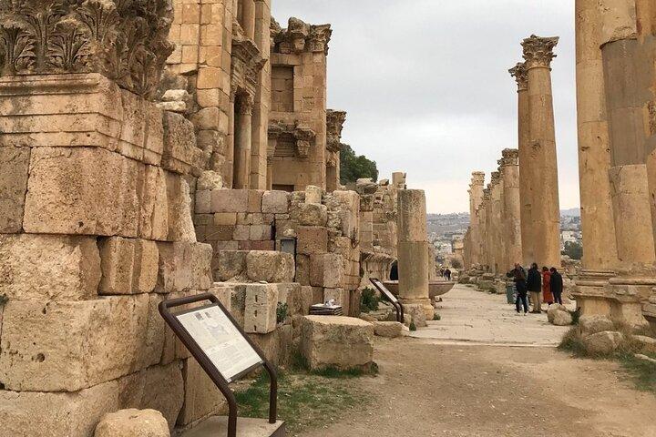 Excursão de um dia em Jerash e Castelo de Ajloun saindo de Amã
